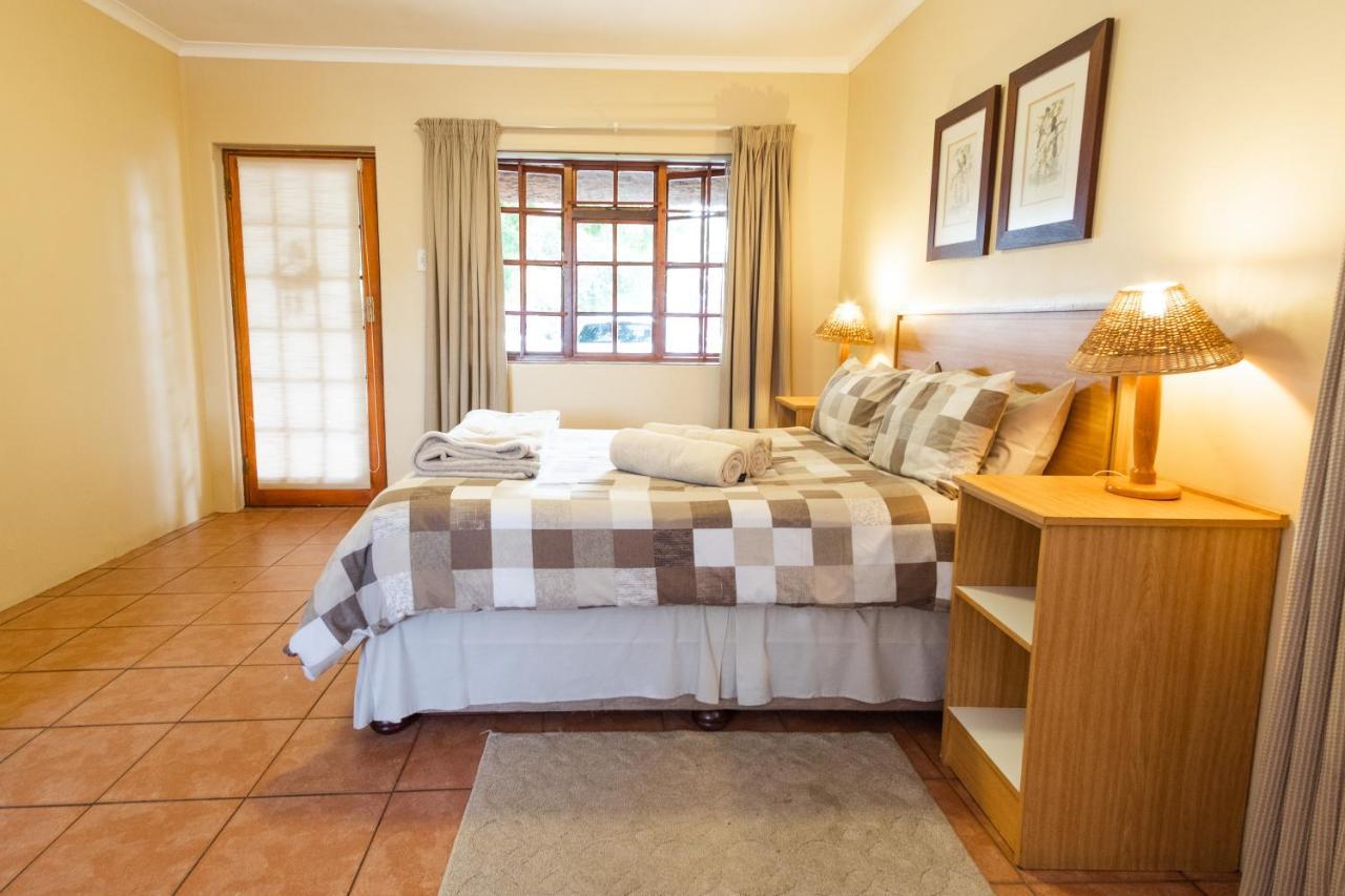 ทรีท็อปส์ เกสท์เฮาส์ Bed & Breakfast พอร์ตเอลิซาเบธ ภายนอก รูปภาพ